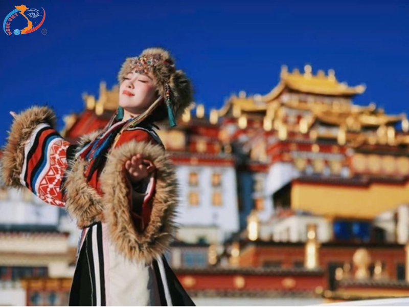 TRUONG GIA GIOI - PHUONG HOANG OLD TOWN